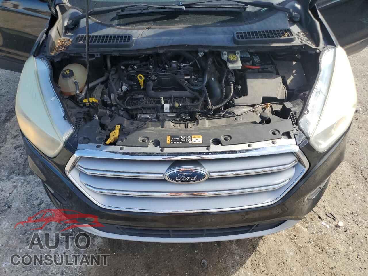 FORD ESCAPE 2017 - 1FMCU0GD2HUC97573