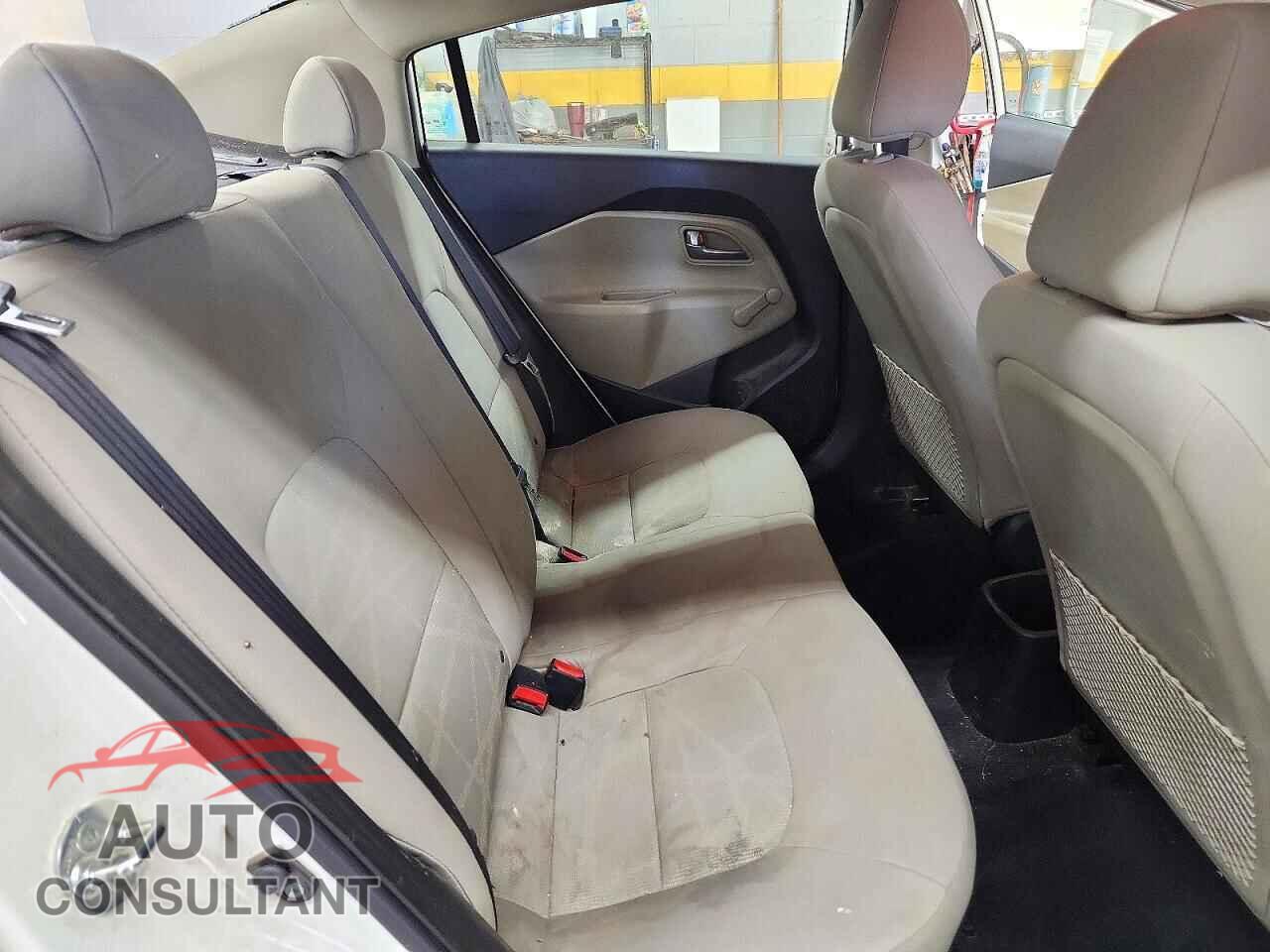 KIA RIO 2014 - KNADM4A32E6411844