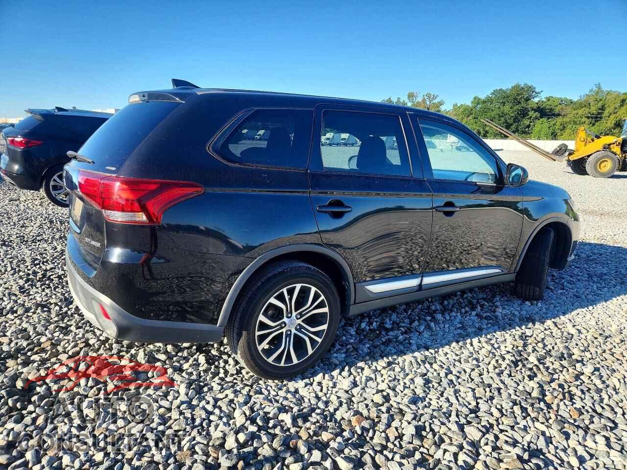 MITSUBISHI OUTLANDER 2018 - JA4AZ3A33JJ005140