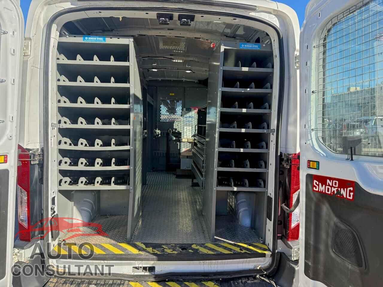 FORD TRANSIT 2018 - 1FTBW2CM8JKB37680