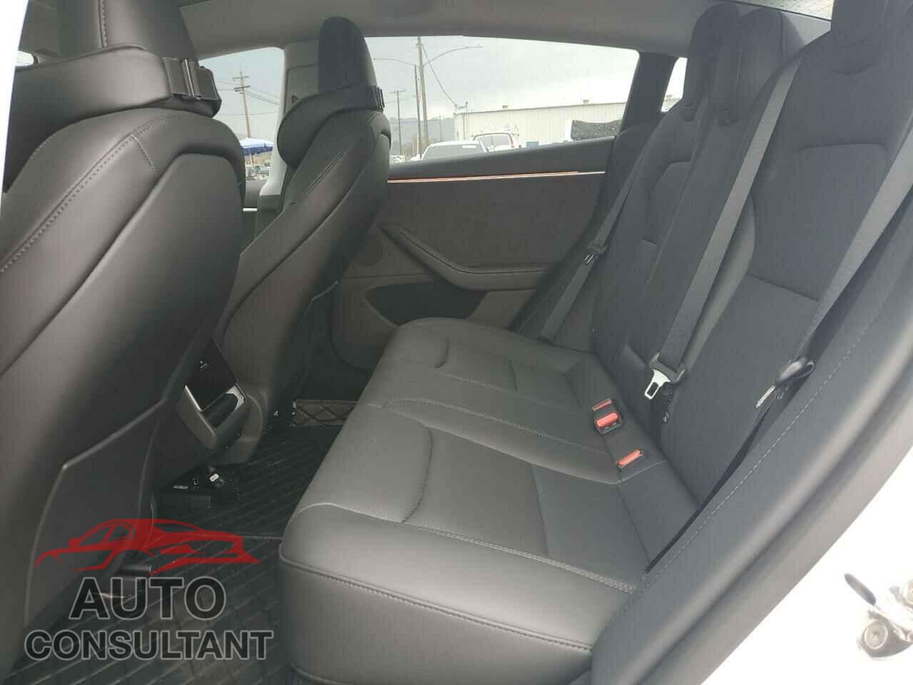TESLA MODEL 3 2024 - 5YJ3E1EB8RF729148