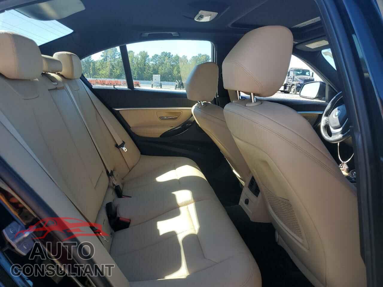 BMW 3 SERIES 2017 - WBA8B9C37HK885155