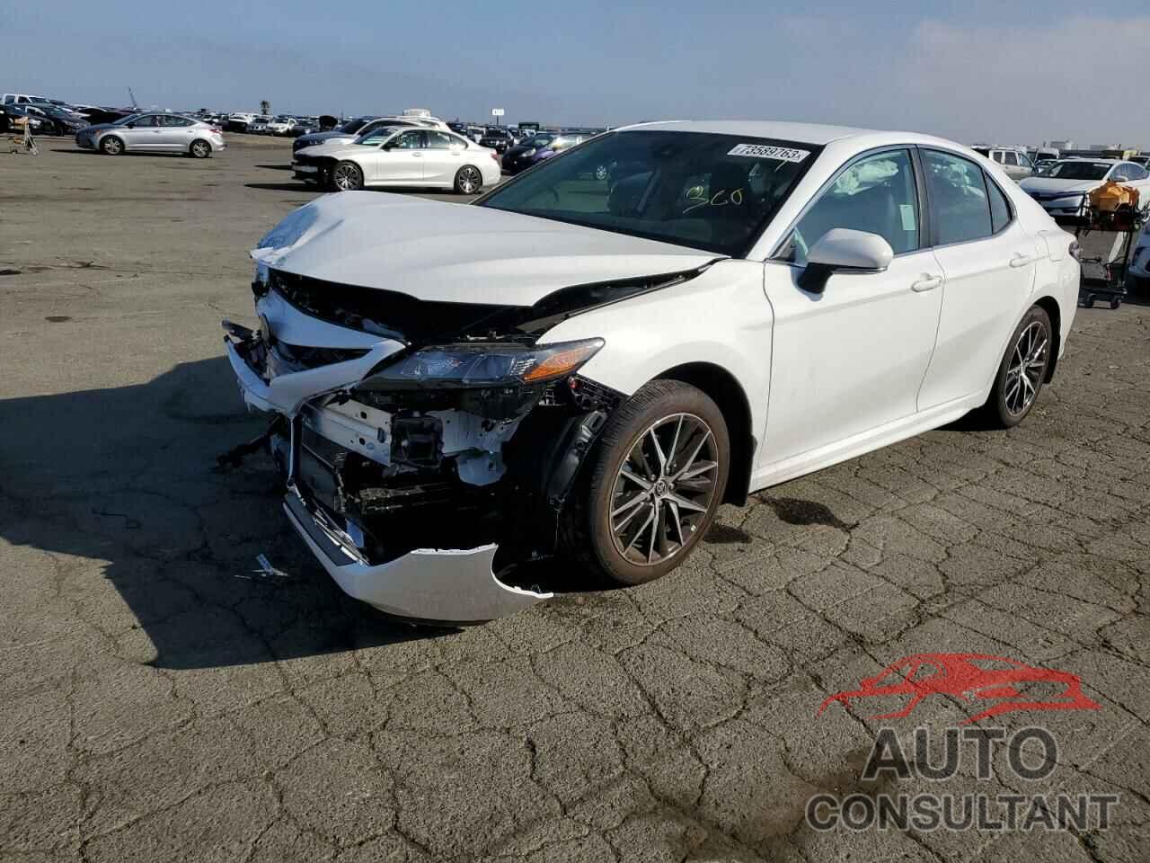 TOYOTA CAMRY 2023 - 4T1G11AK2PU834786