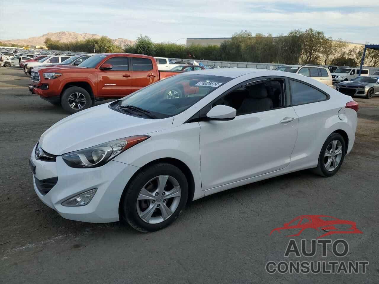 HYUNDAI ELANTRA 2013 - KMHDH6AE3DU016131