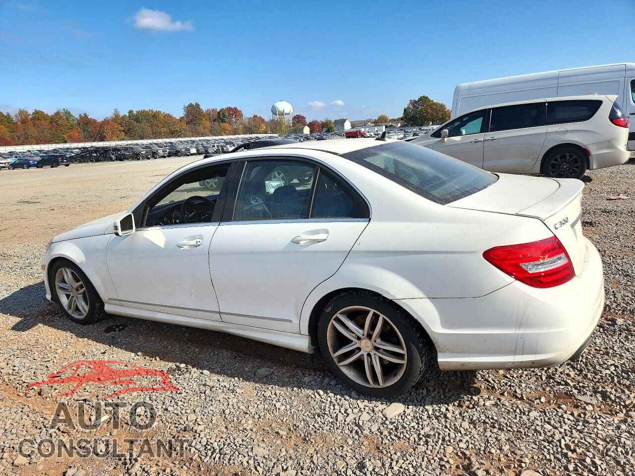 MERCEDES-BENZ C-CLASS 2013 - WDDGF8AB2DR257034