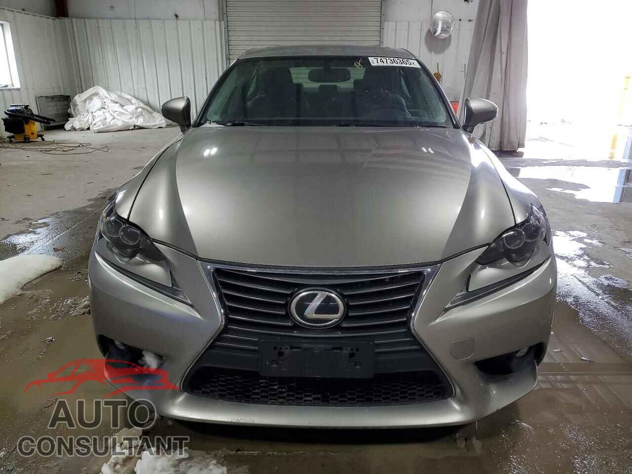 LEXUS IS 2015 - JTHCF1D25F5020719