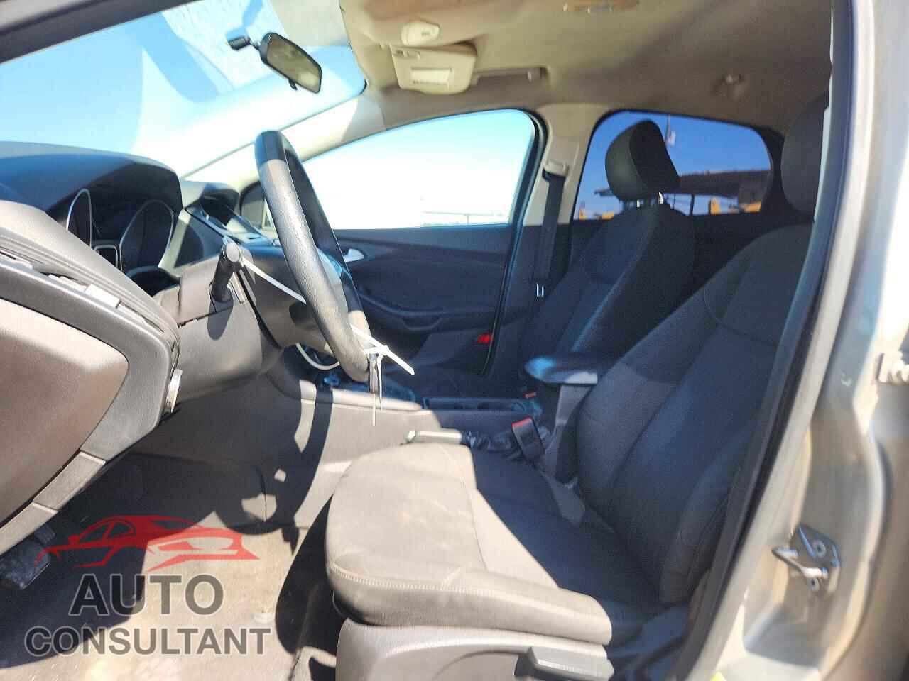 FORD FOCUS 2016 - 1FADP3F28GL257963