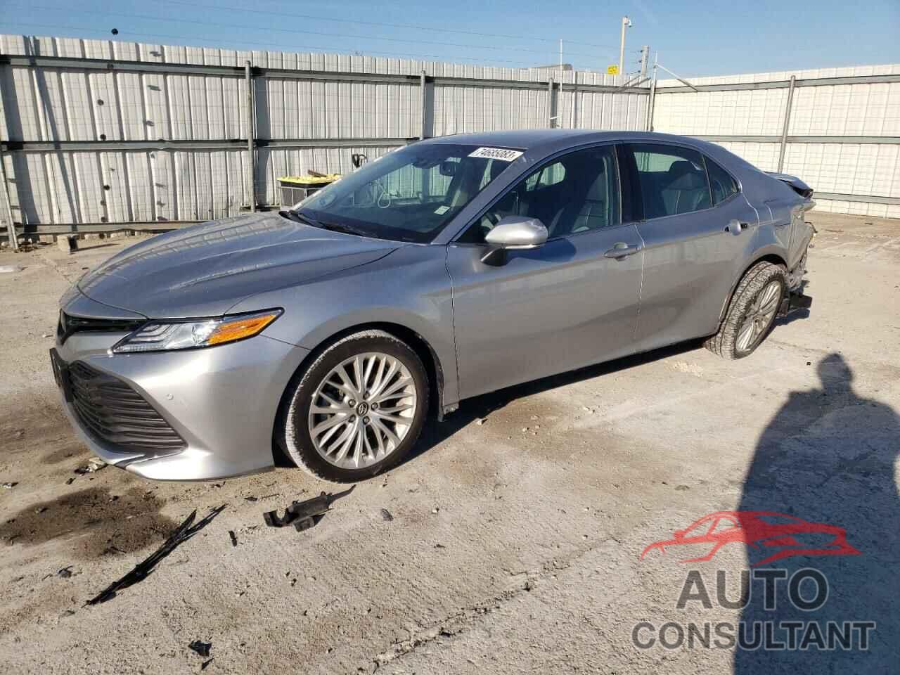 TOYOTA CAMRY 2018 - 4T1B11HK1JU057833