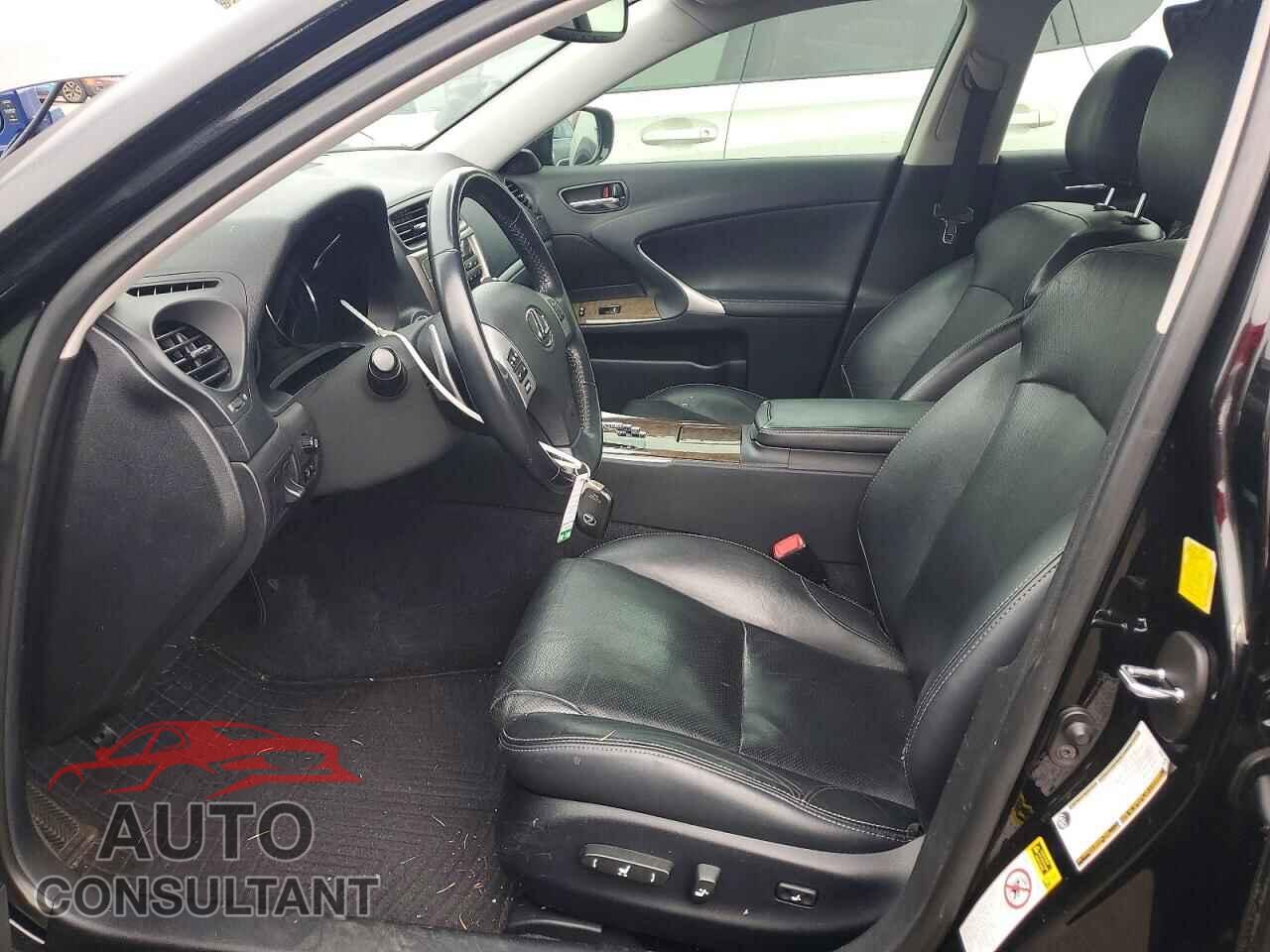 LEXUS IS 2011 - JTHBF5C27B5144327