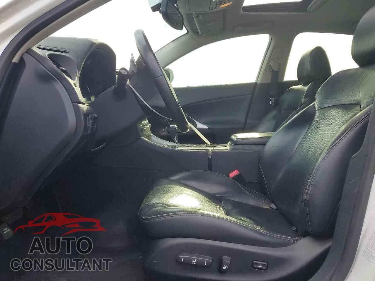 LEXUS IS 2012 - JTHCF5C26C5054754