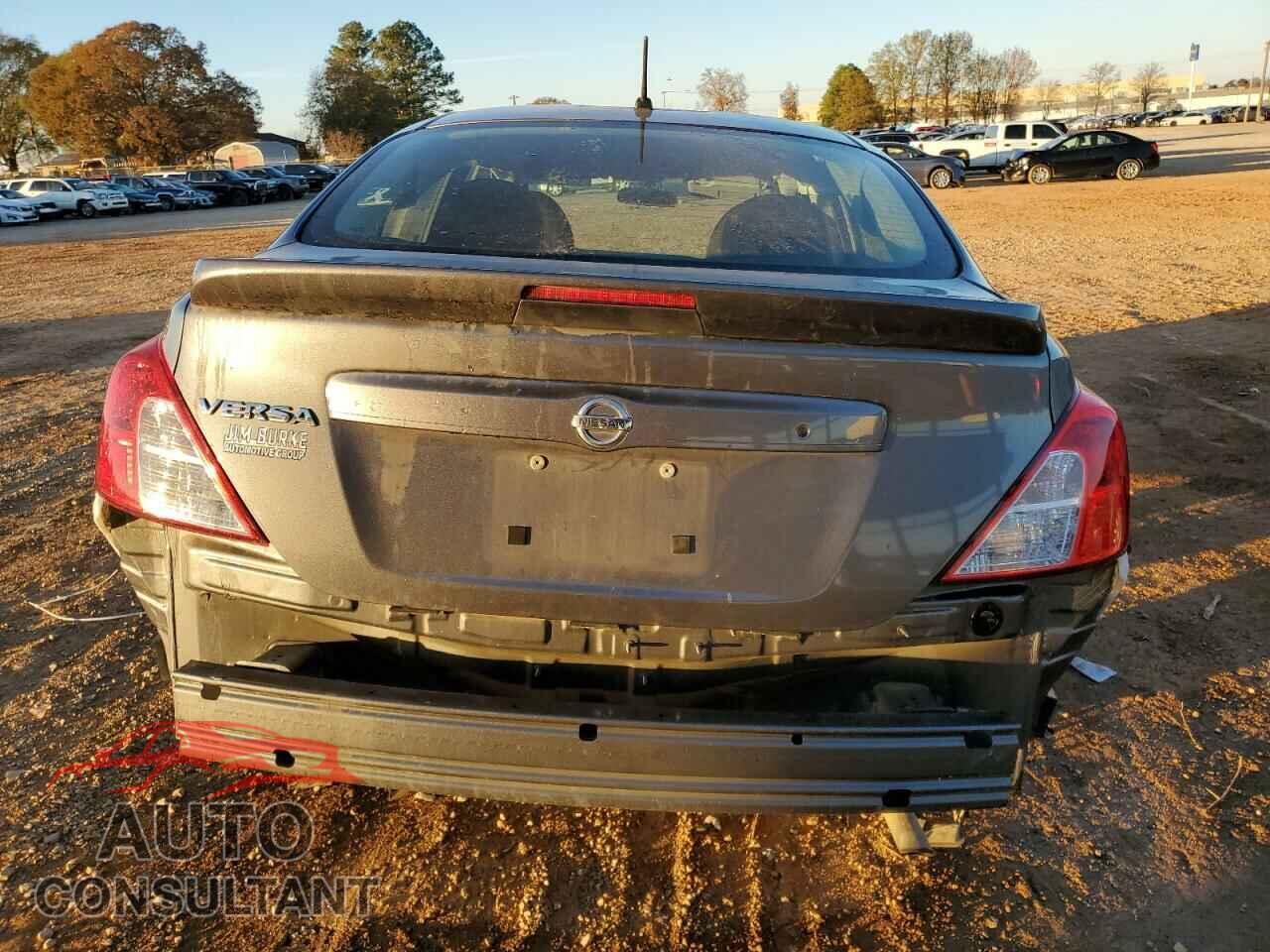 NISSAN VERSA 2017 - 3N1CN7AP3HL881653