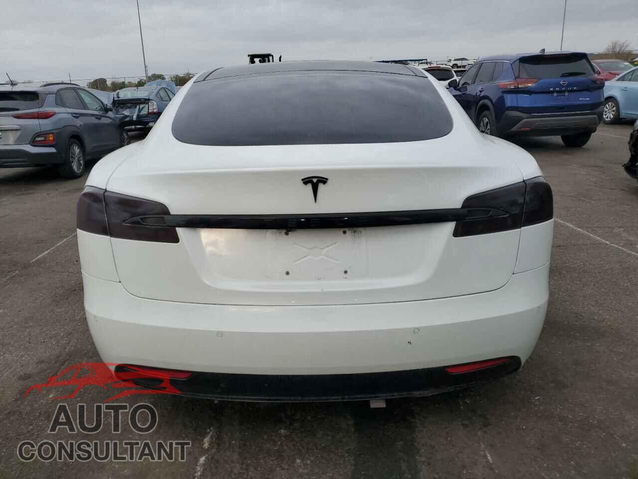 TESLA MODEL S 2018 - 5YJSA1E21JF260318