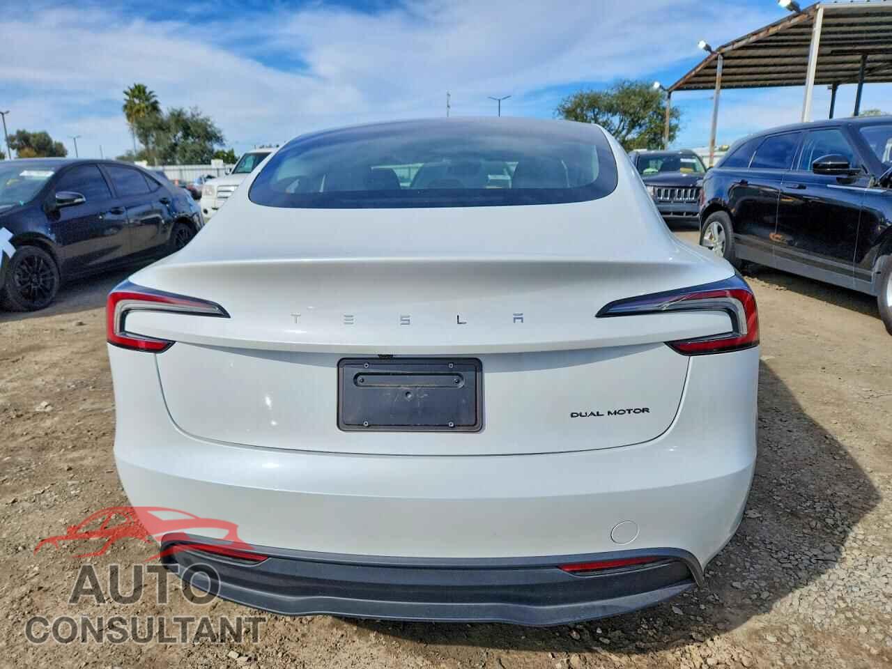 TESLA MODEL 3 2024 - 5YJ3E1EB5RF818403