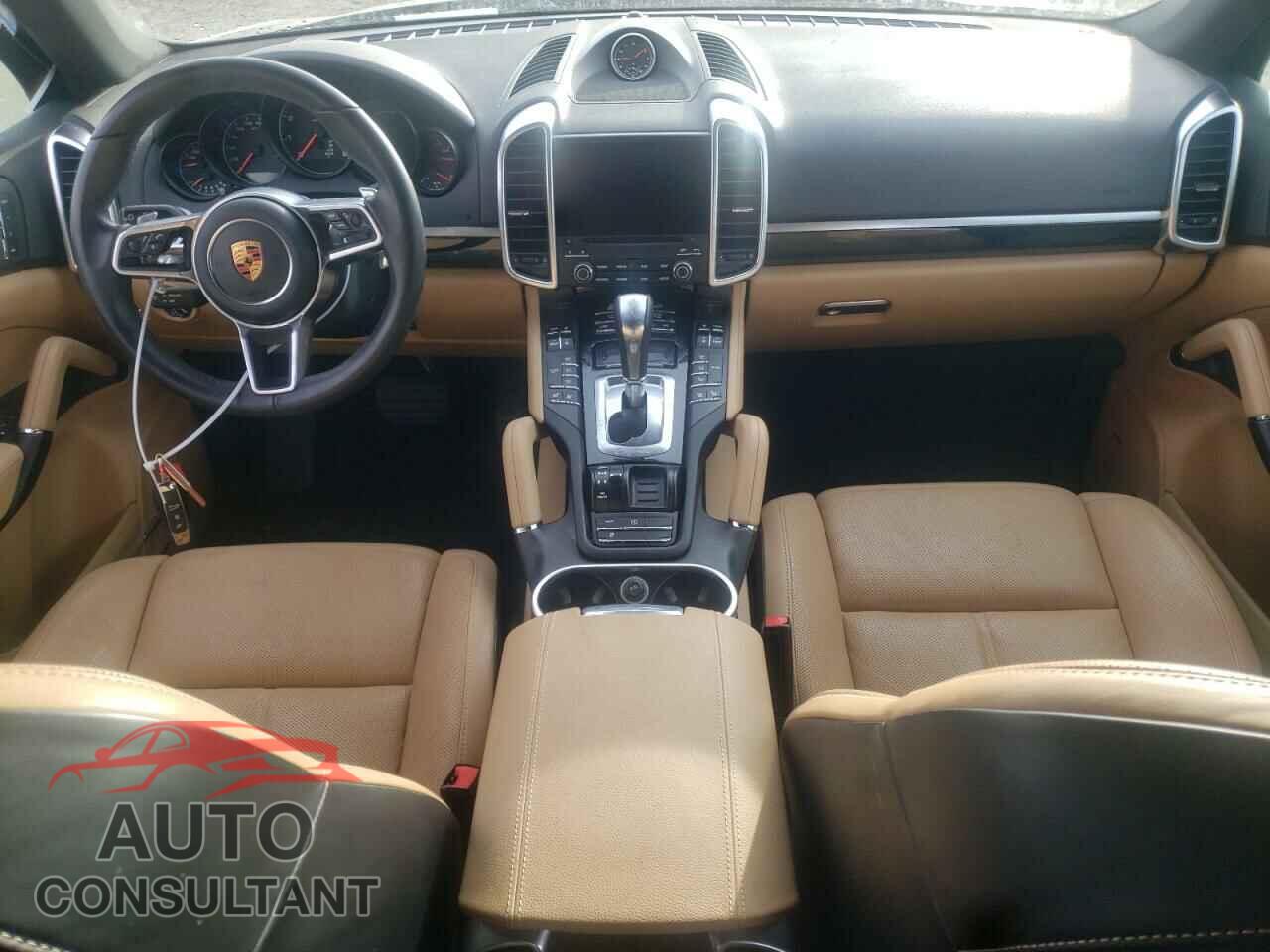 PORSCHE CAYENNE 2018 - WP1AA2A22JKA07419