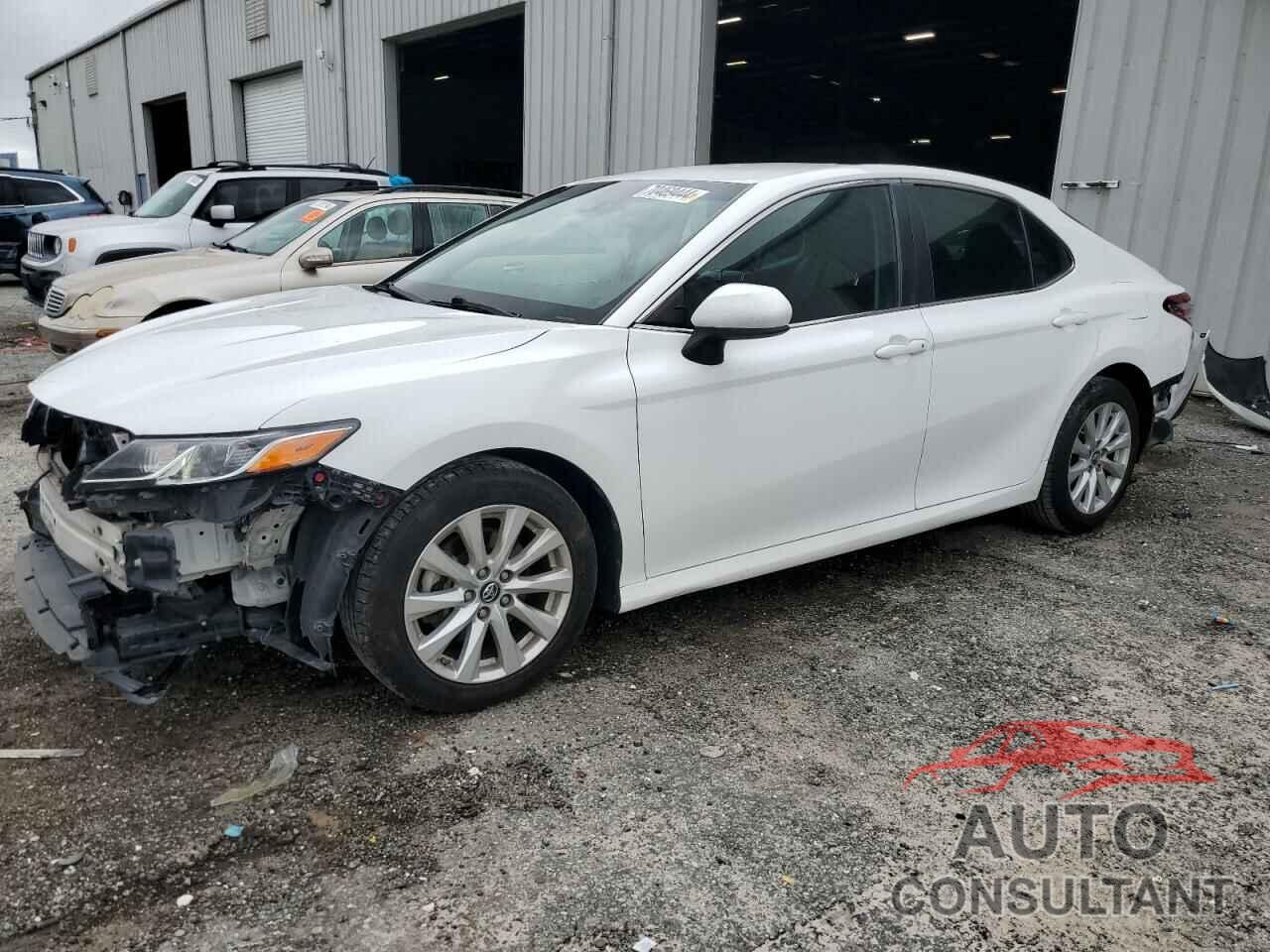 TOYOTA CAMRY 2018 - 4T1B11HK9JU081815