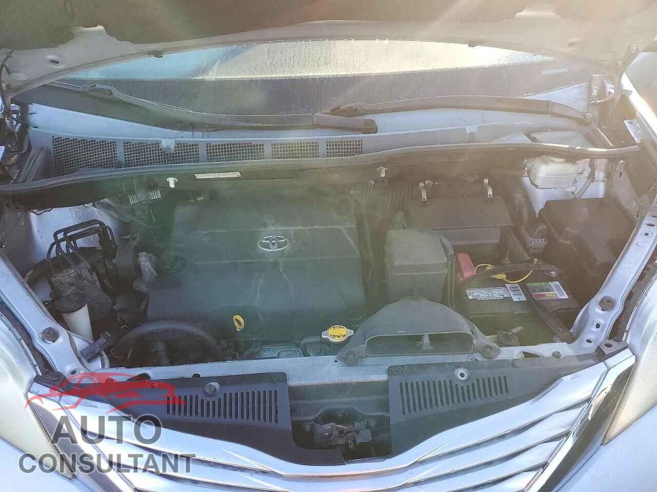 TOYOTA SIENNA 2012 - 5TDYK3DC5CS200263