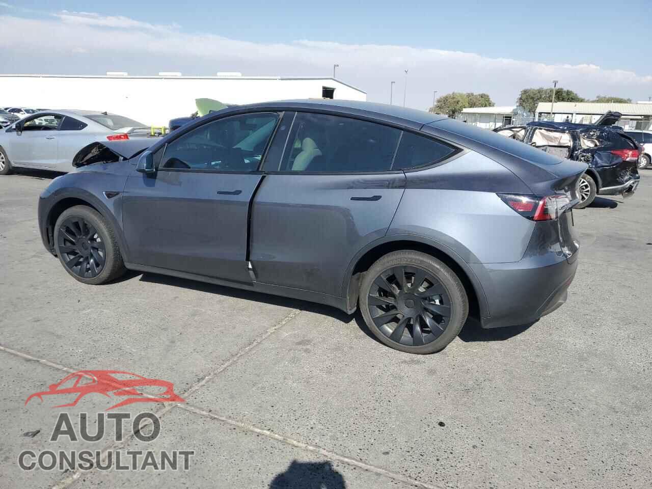 TESLA MODEL Y 2023 - 7SAYGDEE7PF948274