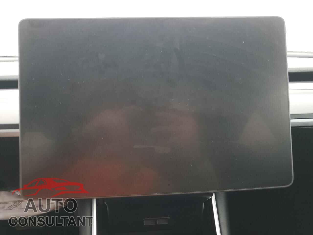 TESLA MODEL 3 2018 - 5YJ3E1EA6JF051012