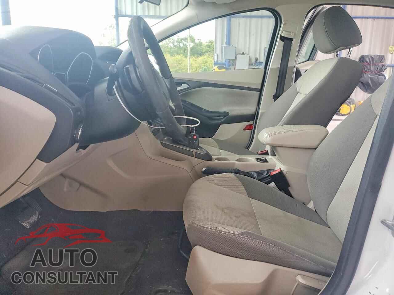 FORD FOCUS 2014 - 1FADP3F2XEL190246