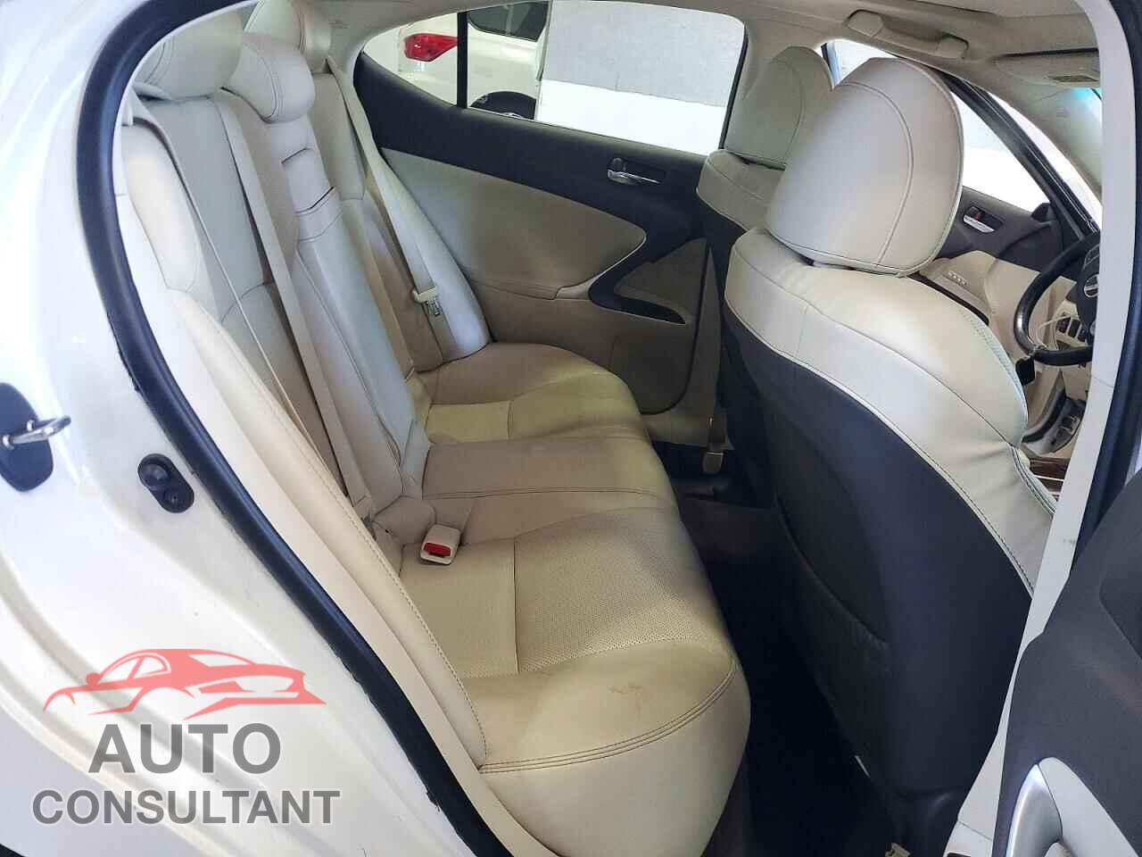 LEXUS IS 2012 - JTHCE5C2XC5002160