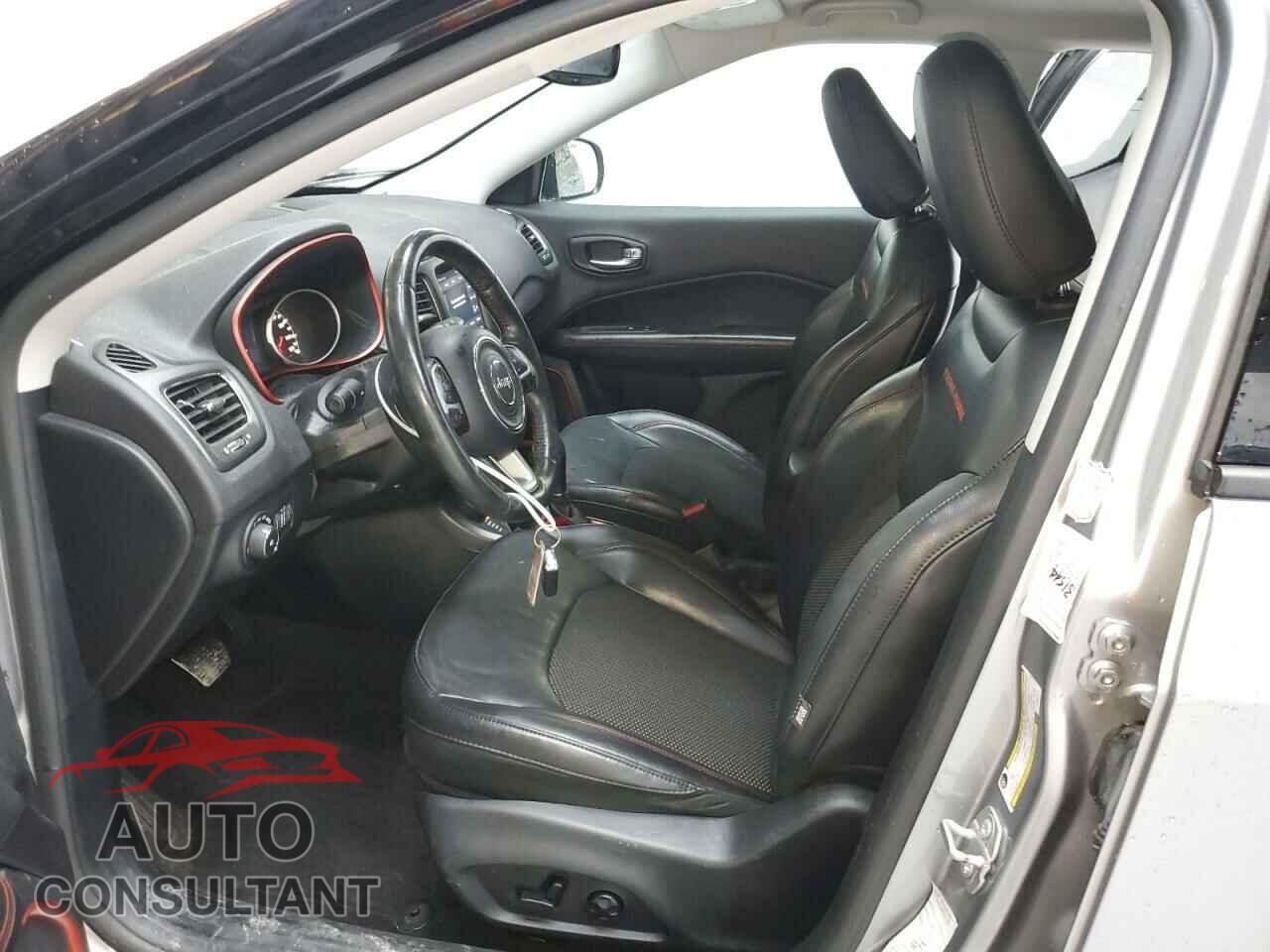 JEEP COMPASS 2018 - 3C4NJDDB3JT307771