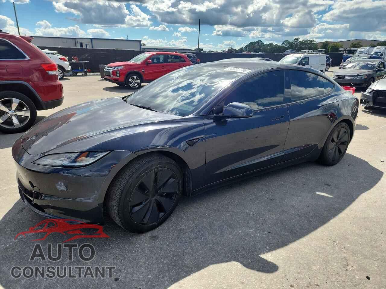 TESLA MODEL 3 2024 - 5YJ3E1EA4RF724147