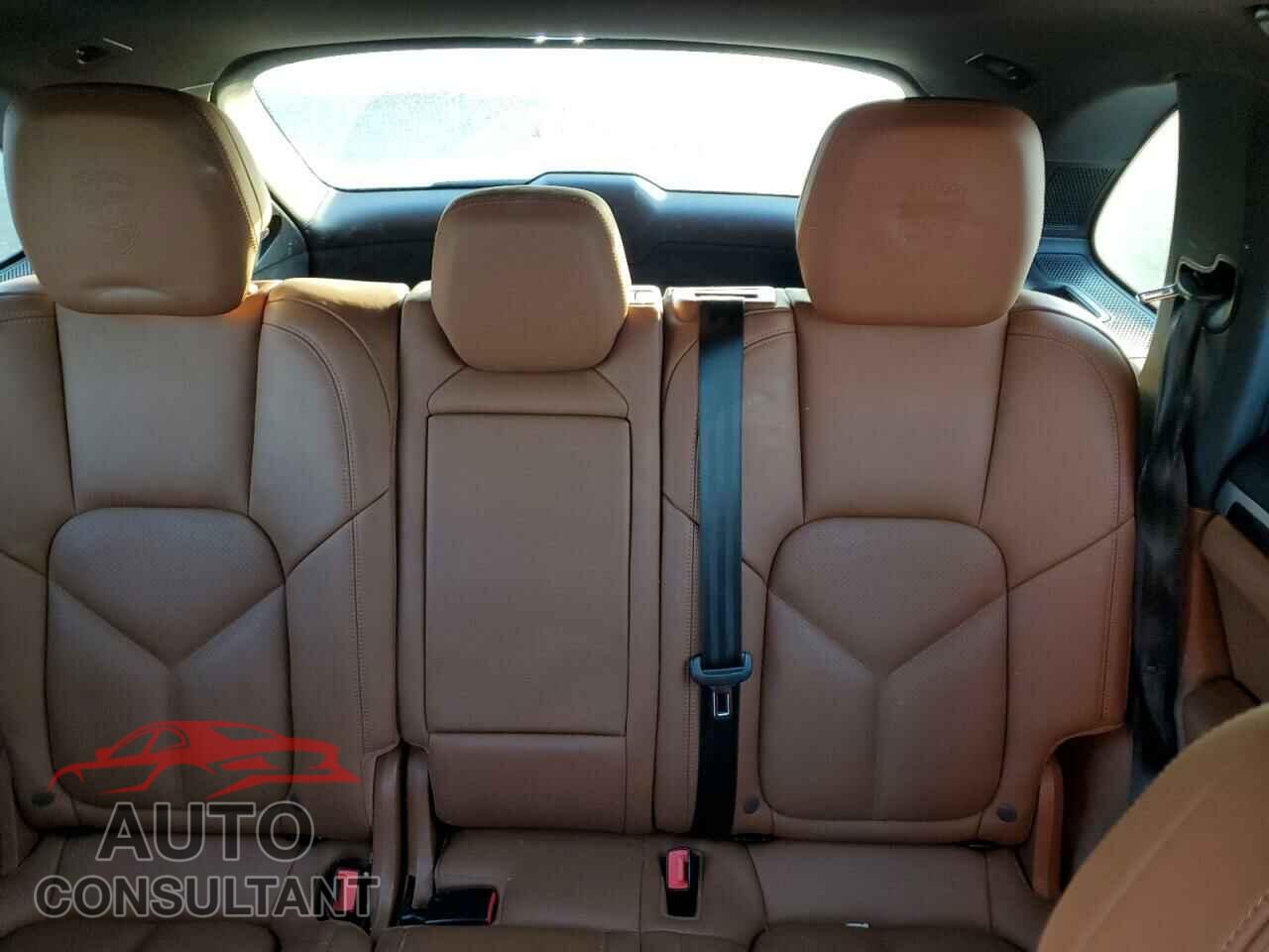 PORSCHE CAYENNE 2017 - WP1AA2A2XHKA85117