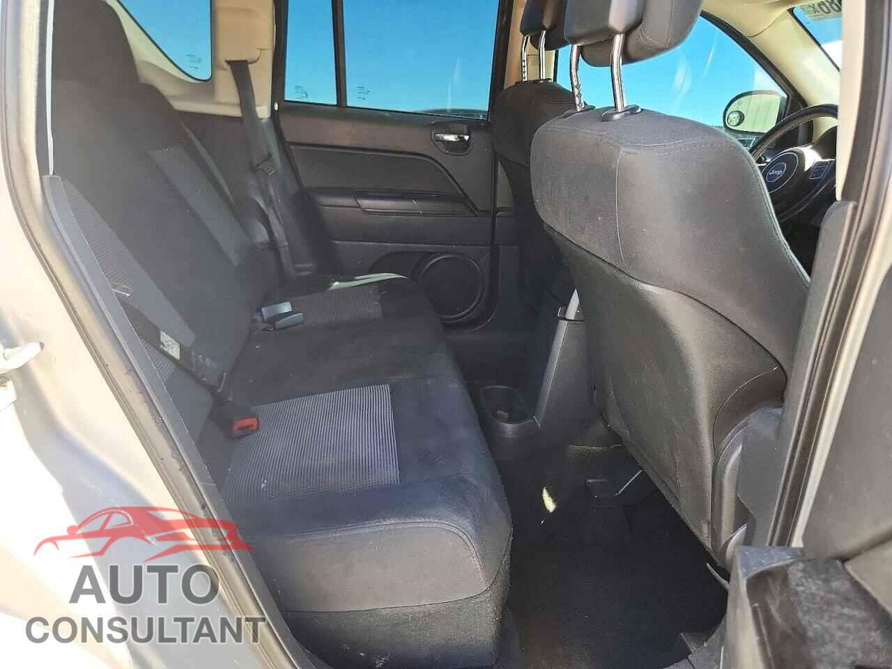 JEEP COMPASS 2011 - 1J4NF1FB5BD283570