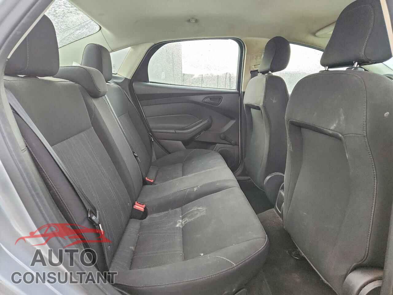 FORD FOCUS 2018 - 1FADP3E2XJL213889