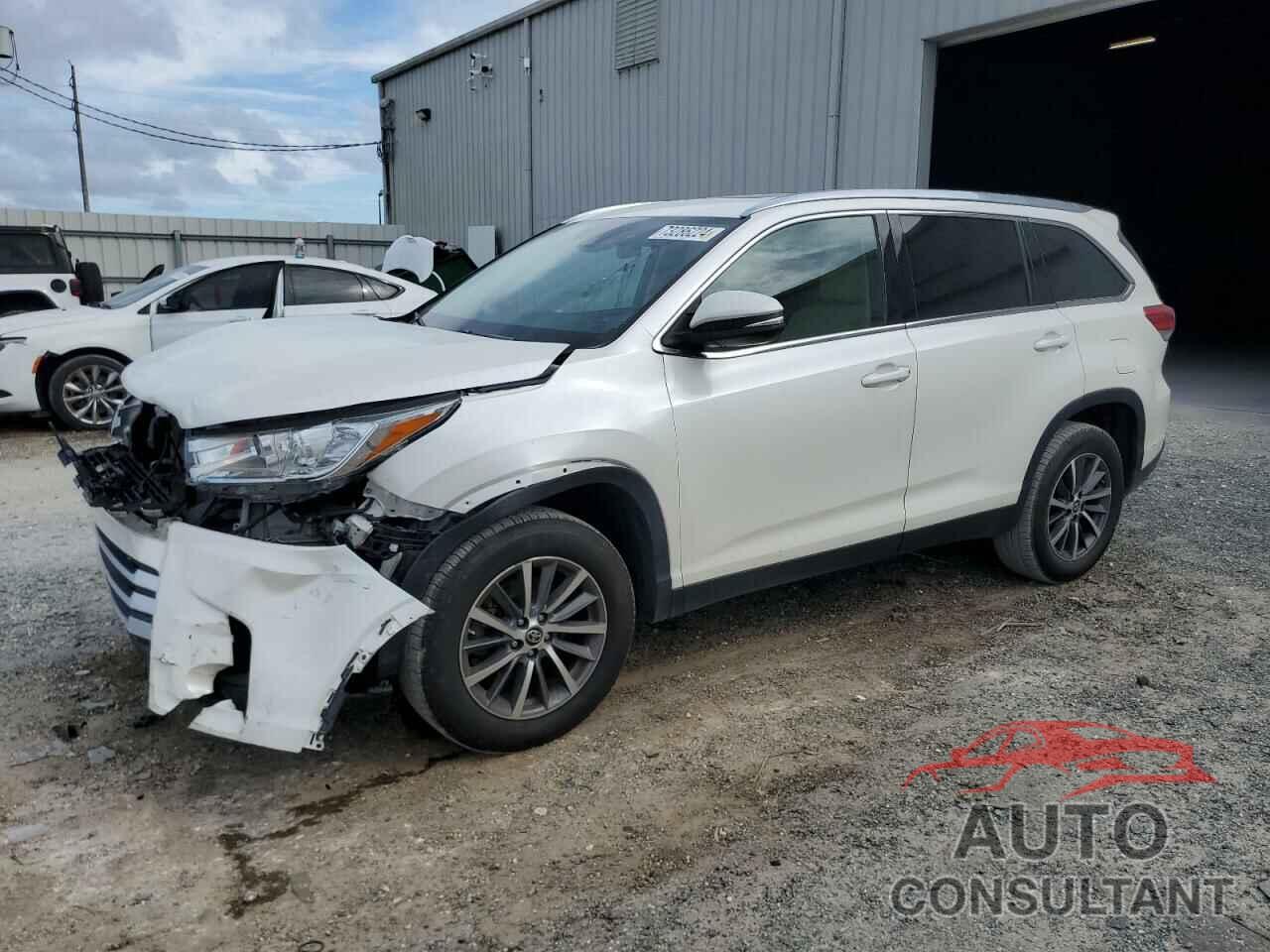 TOYOTA HIGHLANDER 2019 - 5TDKZRFH7KS342206