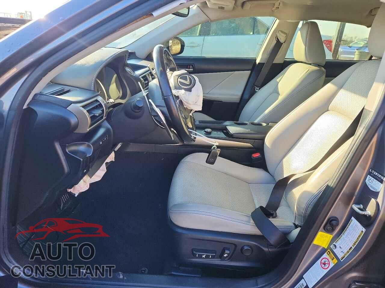 LEXUS IS 2016 - JTHBA1D21G5013245