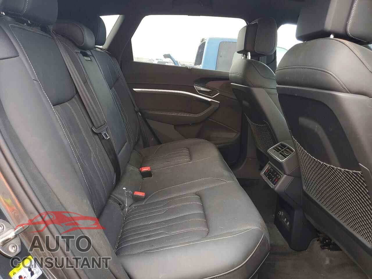 AUDI E-TRON 2019 - WA1VAAGE3KB008427