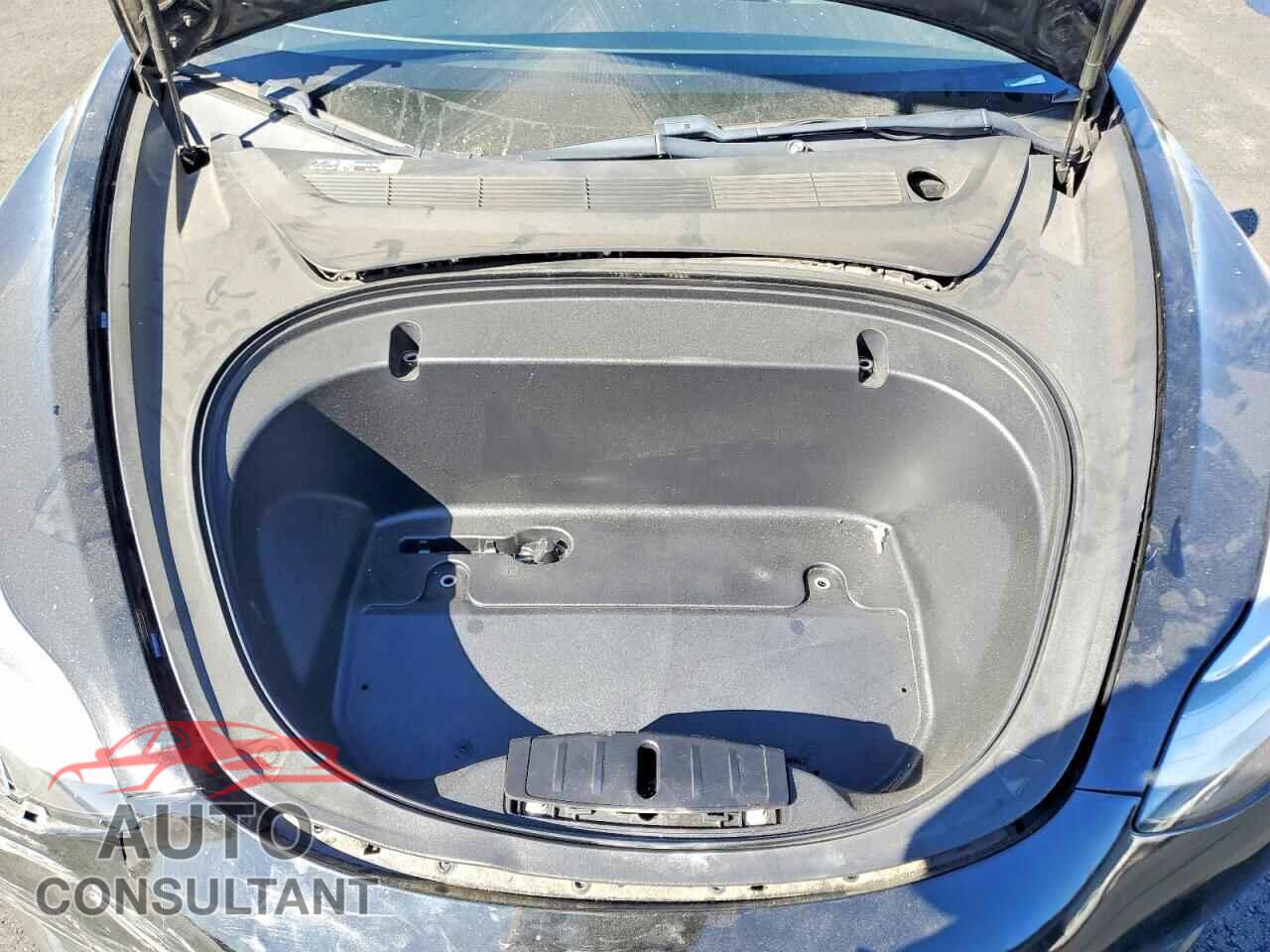 TESLA MODEL 3 2018 - 5YJ3E1EA2JF051766