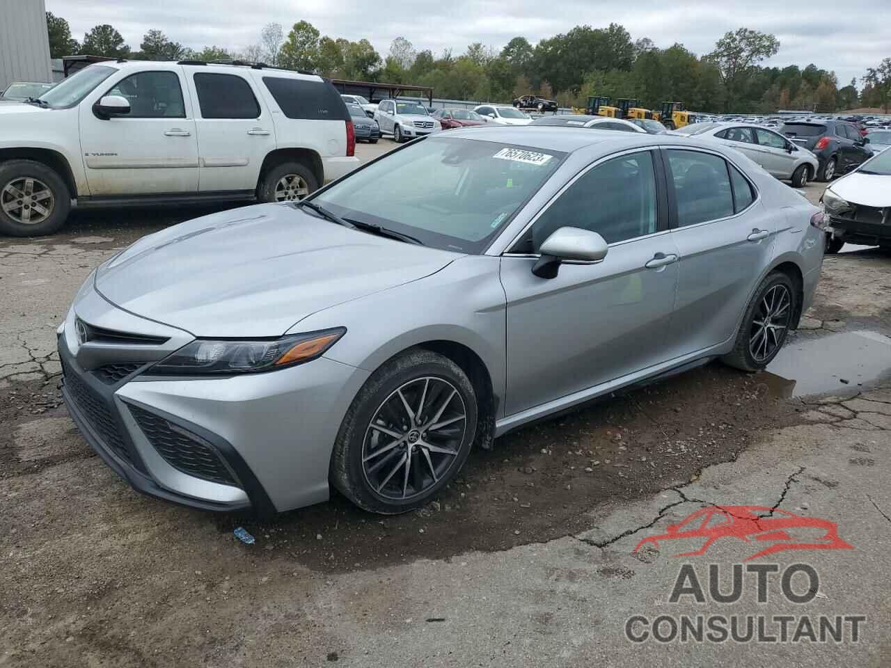 TOYOTA CAMRY 2022 - 4T1G11AK6NU644132