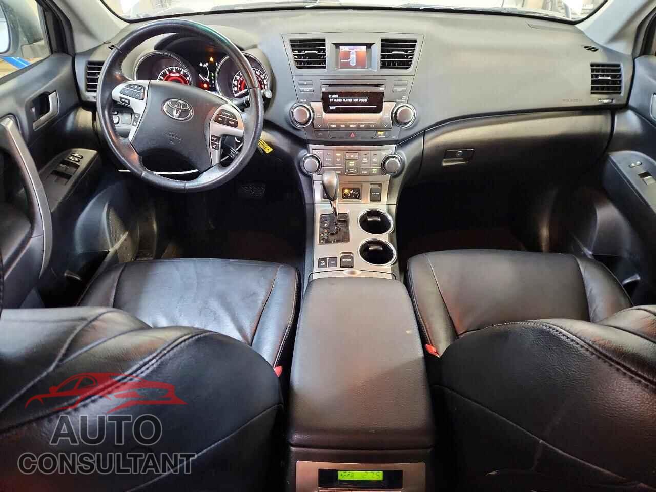 TOYOTA HIGHLANDER 2012 - 5TDBK3EH6CS112645