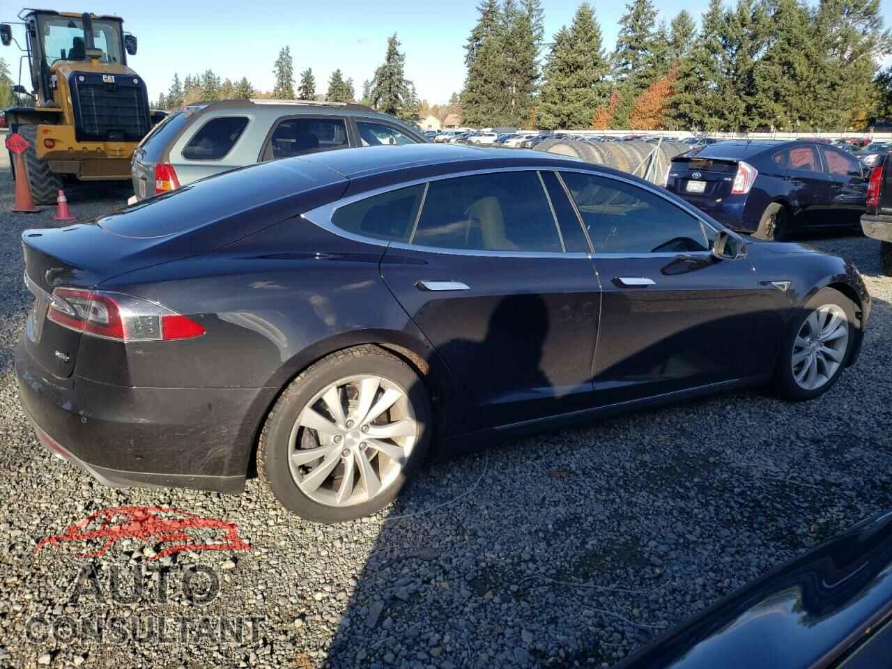 TESLA MODEL S 2015 - 5YJSA1E22FF110824