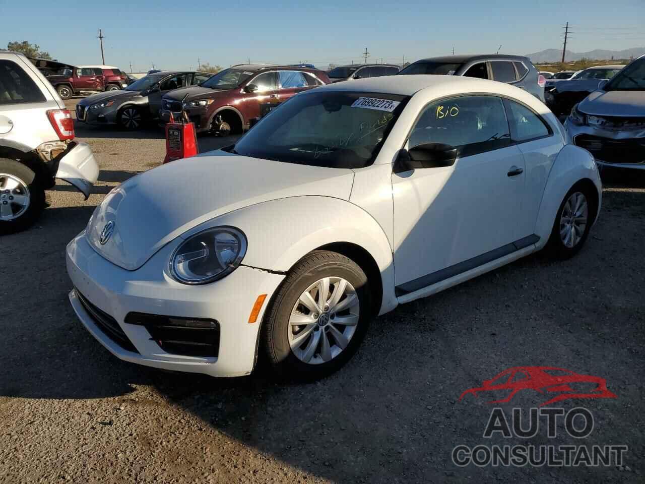 VOLKSWAGEN BEETLE 2018 - 3VWFD7AT6JM718938