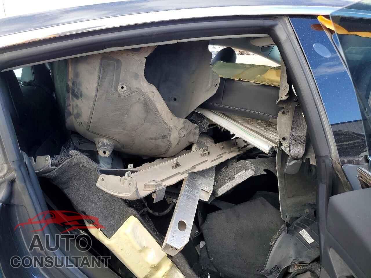TESLA MODEL 3 2018 - 5YJ3E1EB8JF066068