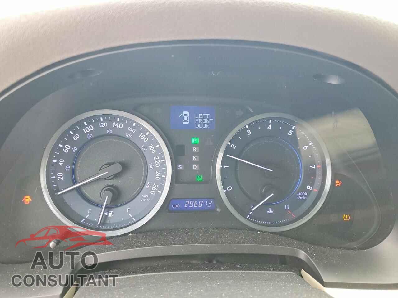 LEXUS IS 2011 - JTHCF5C24B5045792