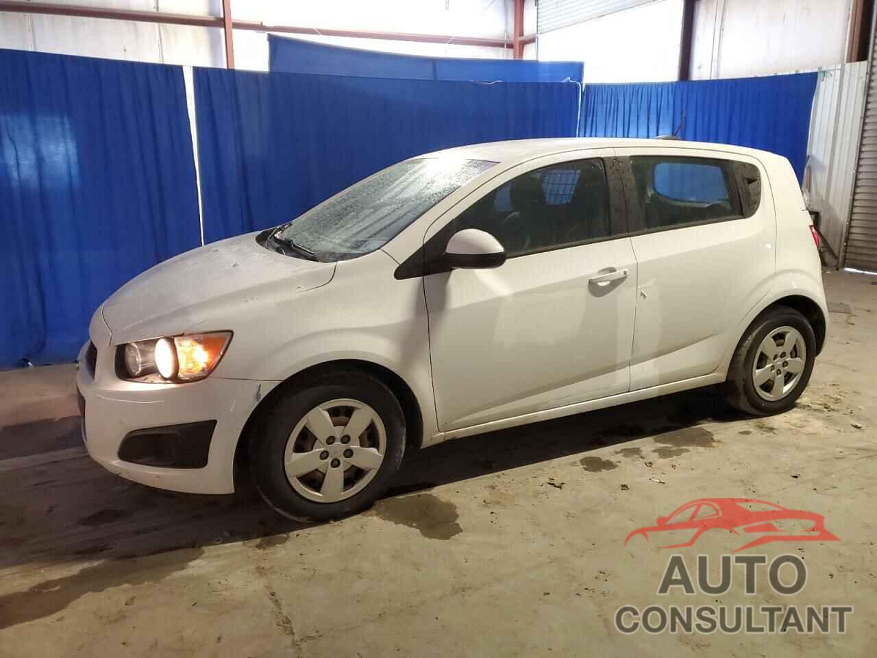 CHEVROLET SONIC 2016 - 1G1JA6SH3G4104887