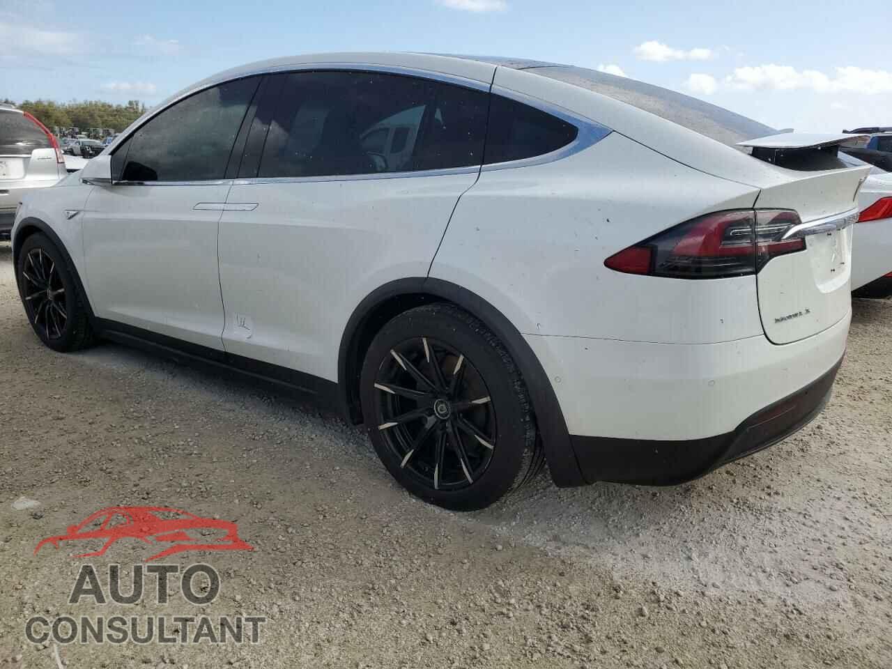 TESLA MODEL X 2016 - 5YJXCBE21GF019518