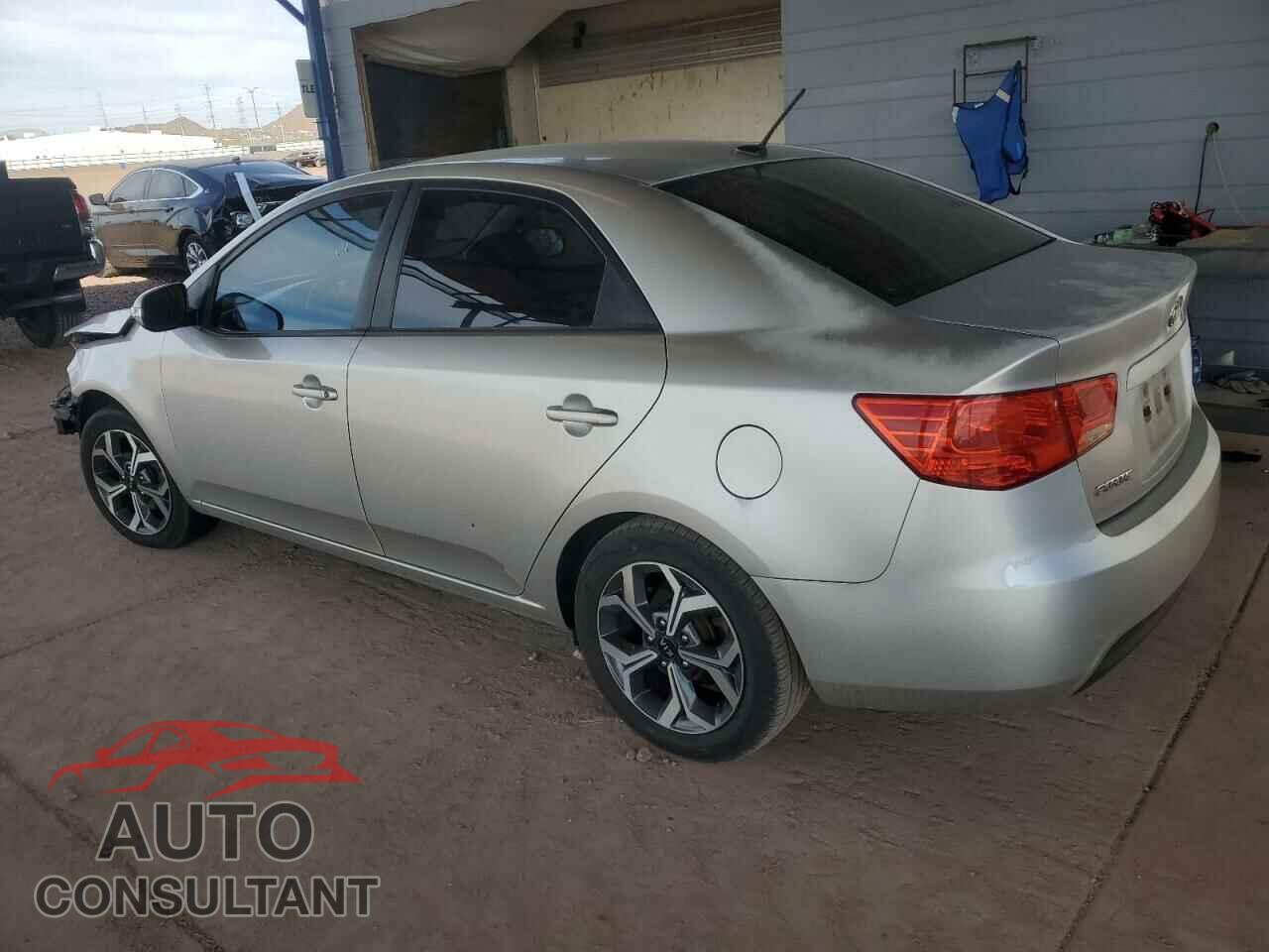 KIA FORTE 2010 - KNAFU4A25A5052683