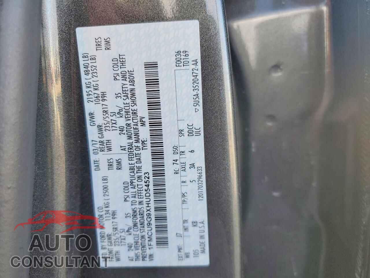 FORD ESCAPE 2017 - 1FMCU9G9XHUD54523