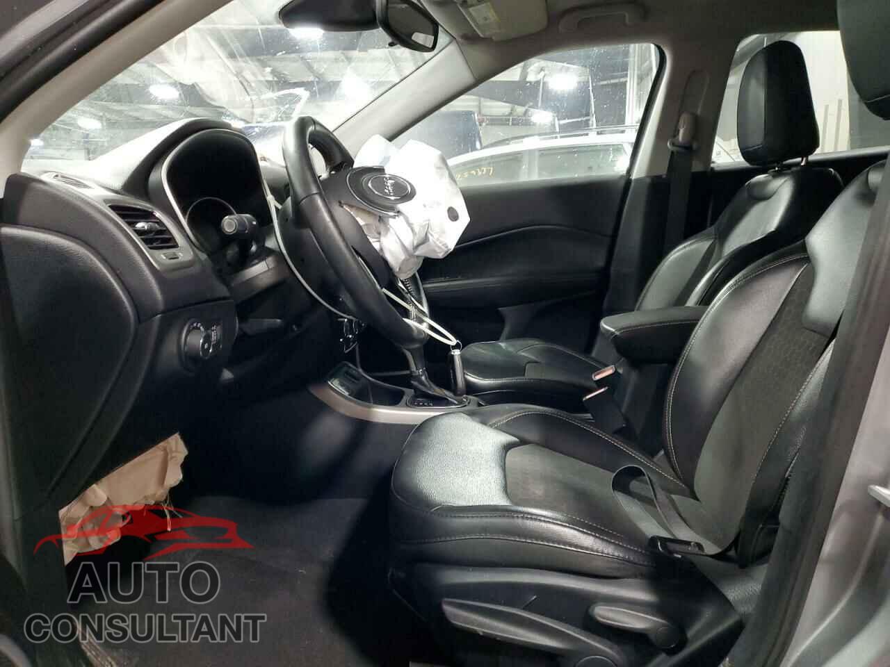 JEEP COMPASS 2018 - 3C4NJCBB4JT356135