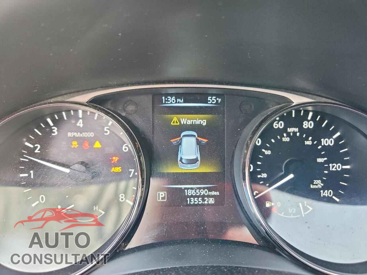 NISSAN ROGUE 2015 - KNMAT2MT2FP586583