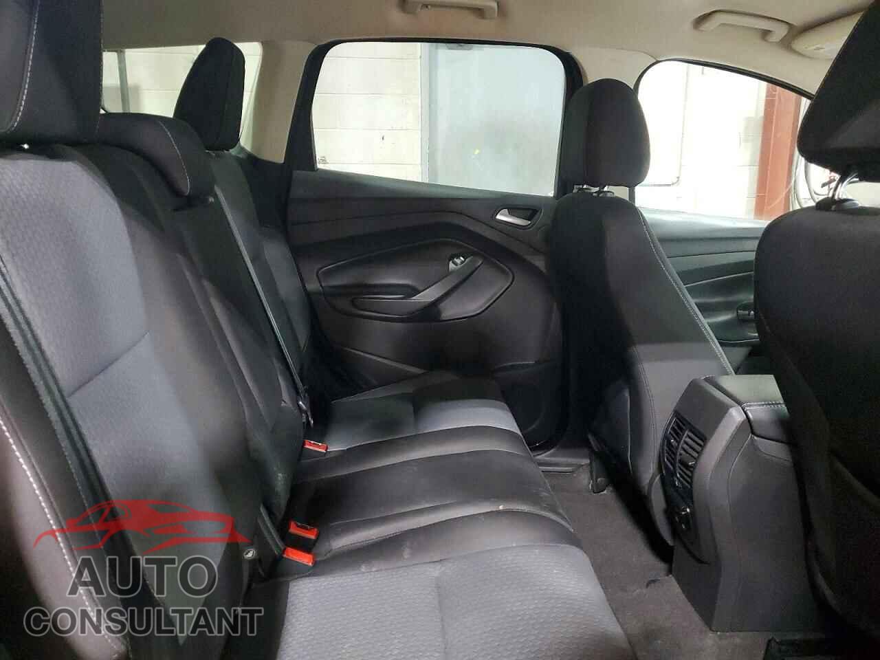 FORD ESCAPE 2017 - 1FMCU9GD4HUE61829