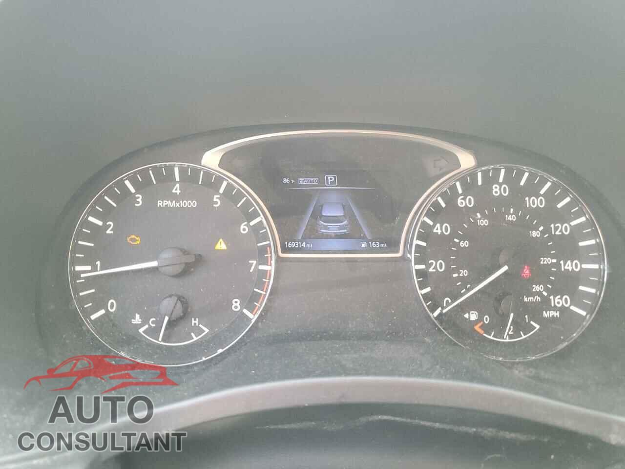NISSAN PATHFINDER 2017 - 5N1DR2MM1HC680500