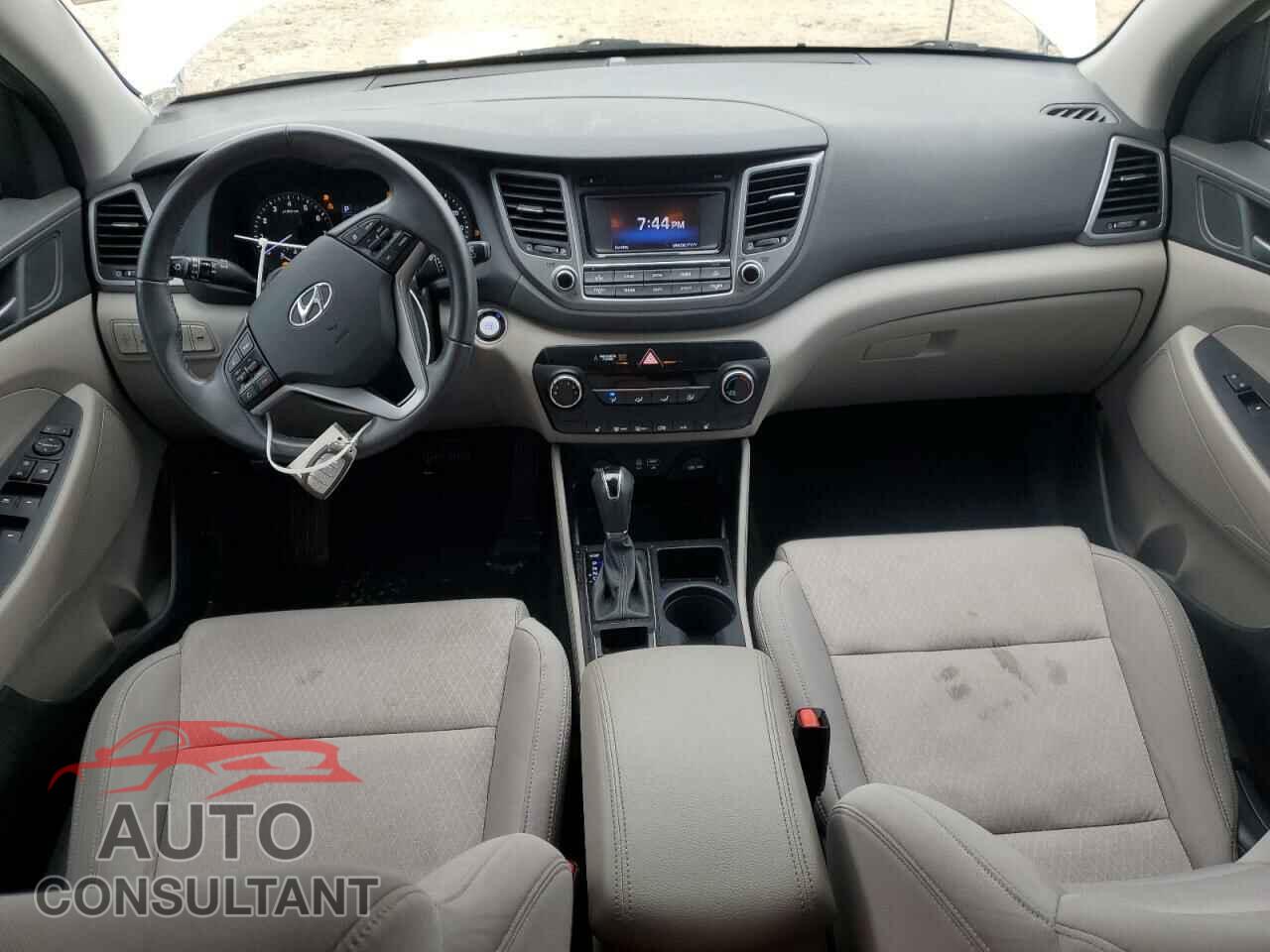 HYUNDAI TUCSON 2017 - KM8J3CA23HU348940