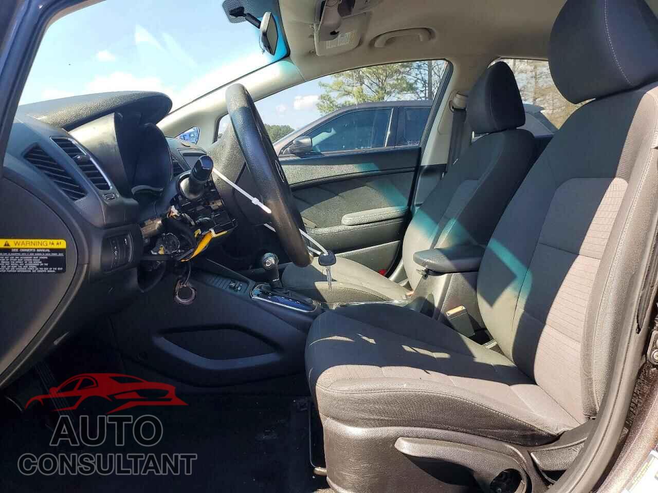 KIA FORTE 2018 - 3KPFL4A72JE215599