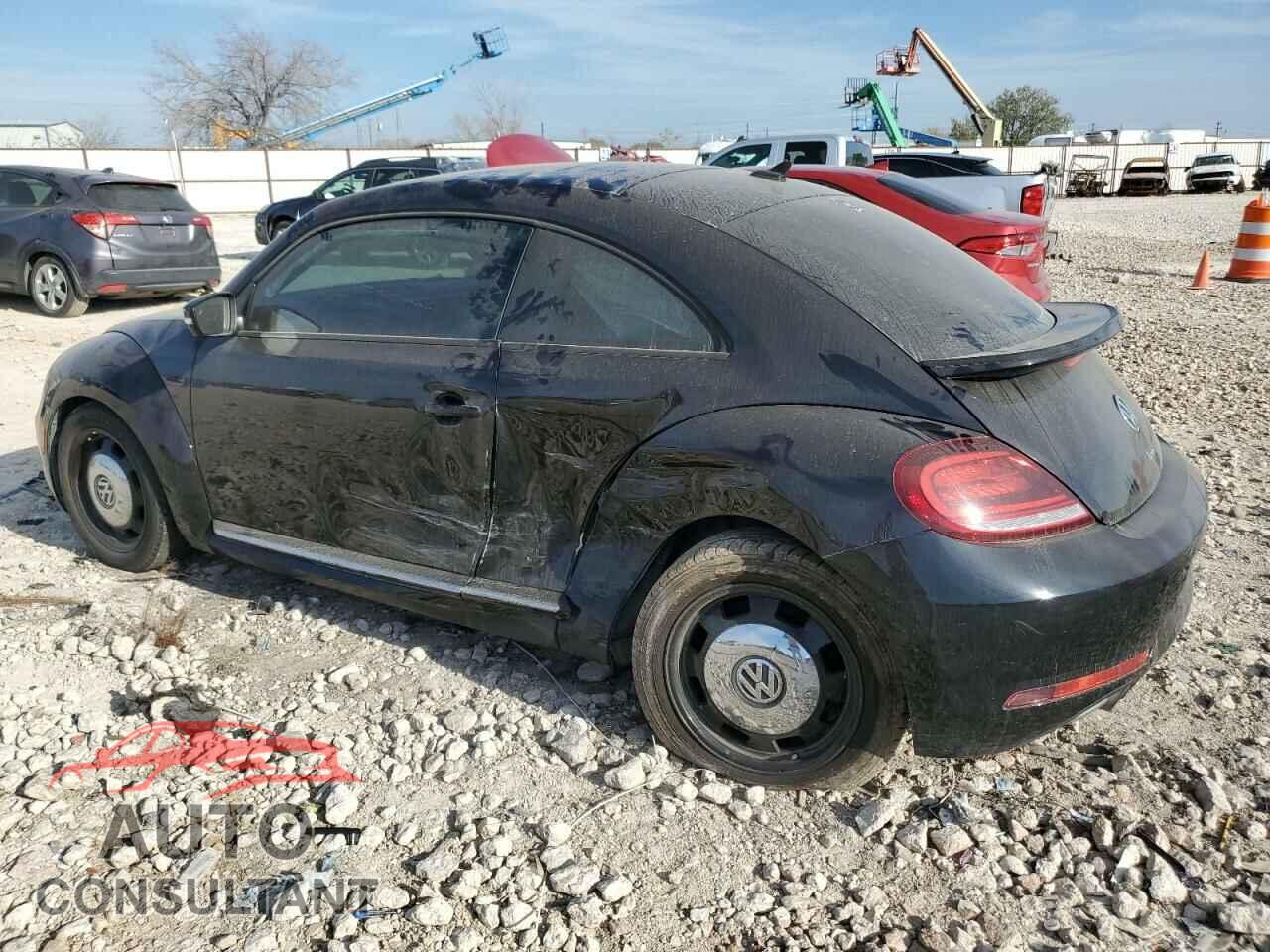 VOLKSWAGEN BEETLE 2018 - 3VWFD7AT1JM706020